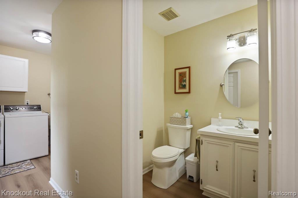 9350 OAKMONT Drive, Grand Blanc, MI 48439 — Photo 41