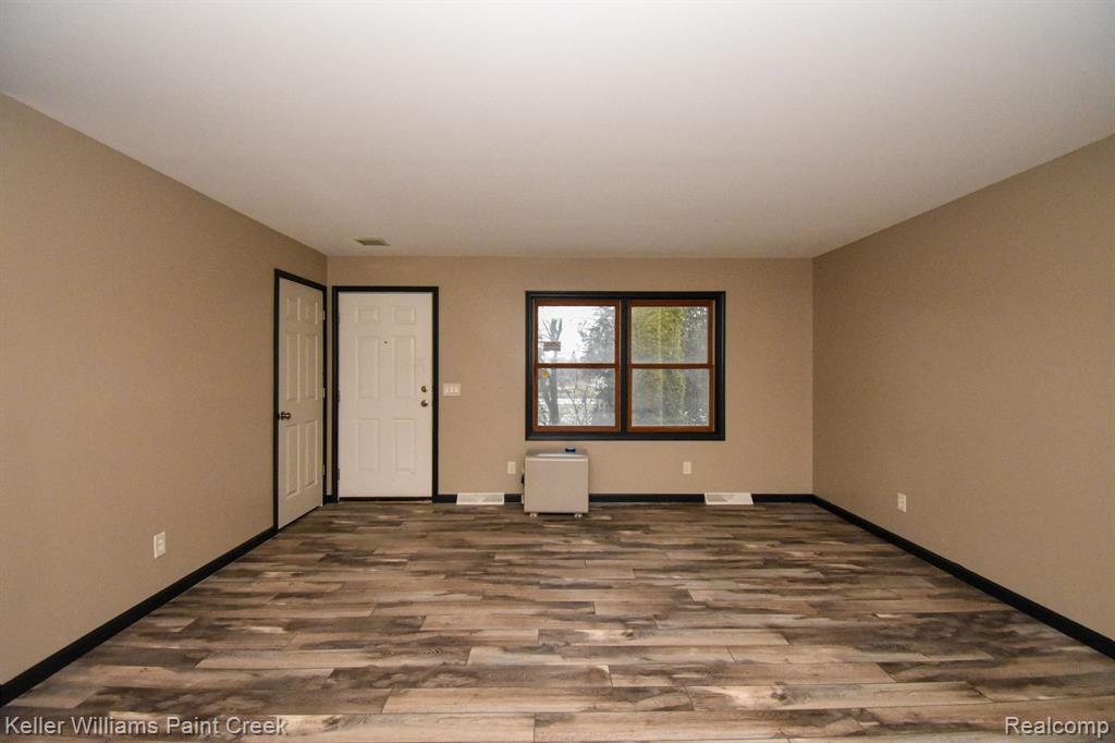 10110 SMITHS CREEK Road, Wales, MI — Photo 3