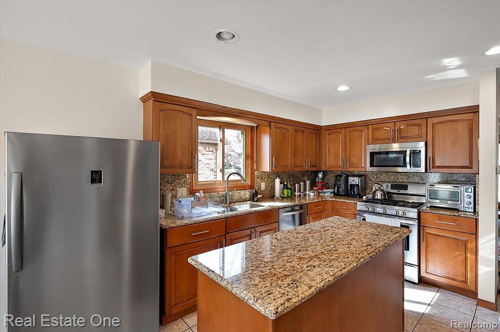 4836 CORRIANDER Drive, Sterling Heights, MI 48314 — Photo 24