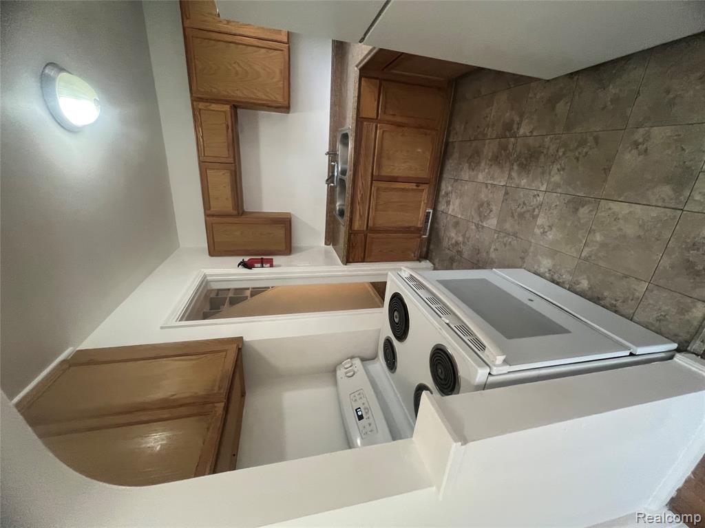21341 Reimanville Avenue, Ferndale, MI 48220 — Photo 19