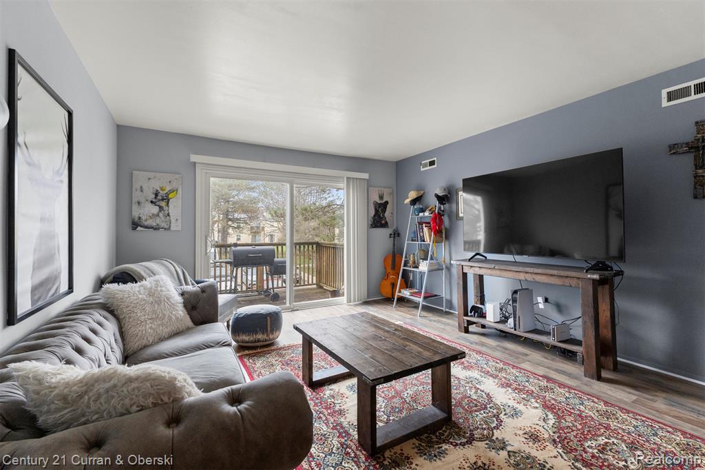 910 Chestnut Hill Drive, # E, Auburn Hills, MI 48326 — Photo 7