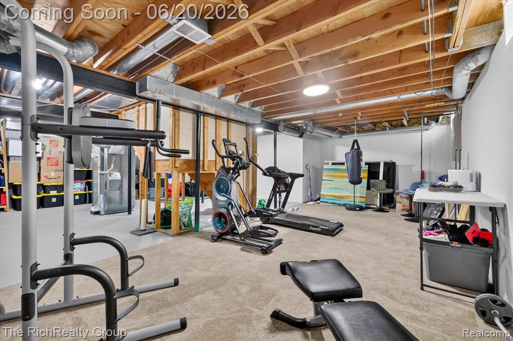 47185 Scarlet Drive S, Novi, MI — Photo 43