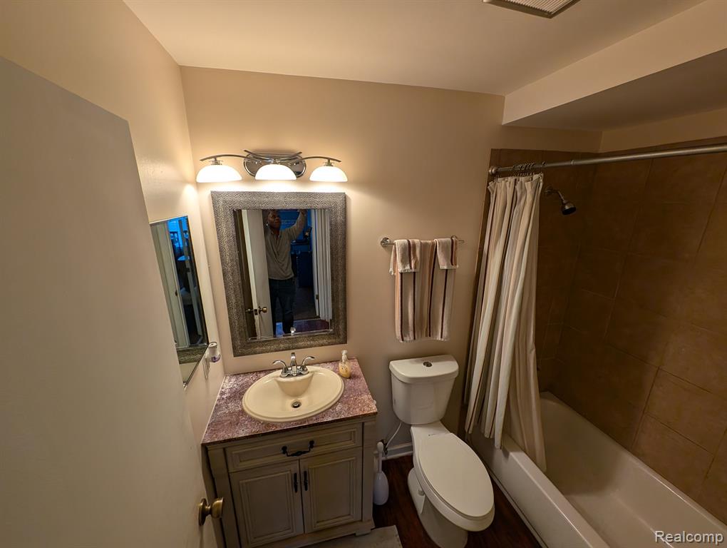 26752 SUMMERDALE Drive, Southfield, MI 48033 — Photo 23