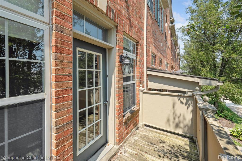39771 ROCKCREST Circle, Northville, MI — Photo 41
