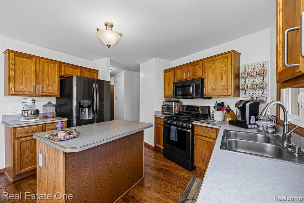 14817 Sparrow Drive, Shelby Twp, MI 48315 — Photo 29
