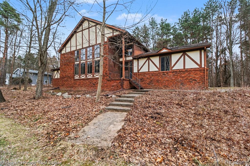 885 Rustic Village Lane, Lake Orion, MI 48362 — Photo 40