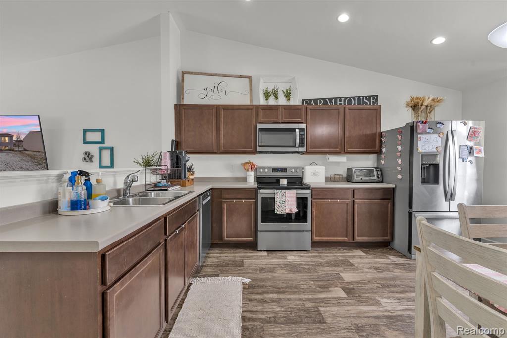 2867 W Fork River Drive, Fowlerville, MI 48836 — Photo 14