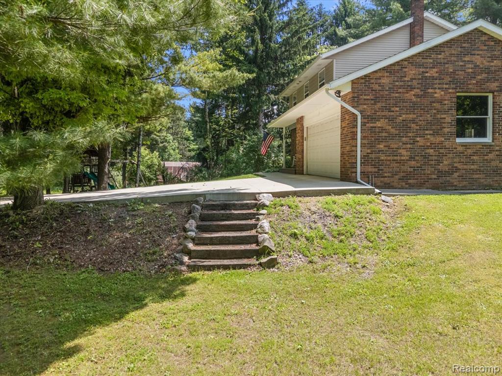 5836 Ewalt Road, Imlay City, MI 48444 — Photo 25