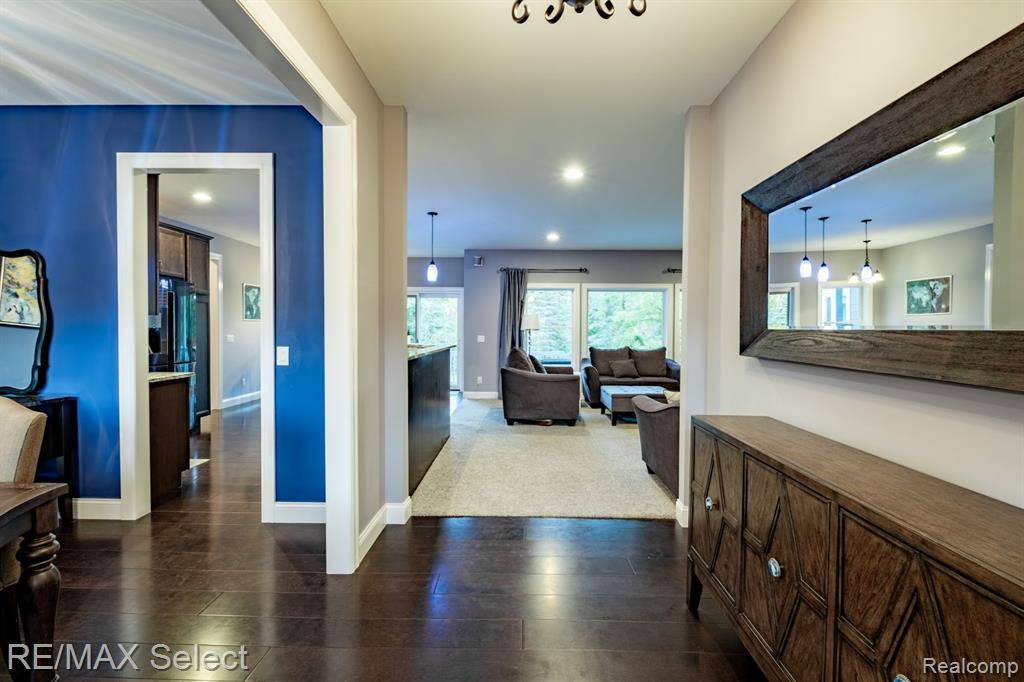 9388 MCMULLEN Circle, Fenton, MI 48430 — Photo 3