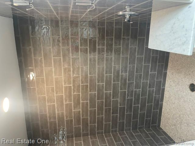 3202 Pridham Street, Keego Harbor, MI 48320 — Photo 10