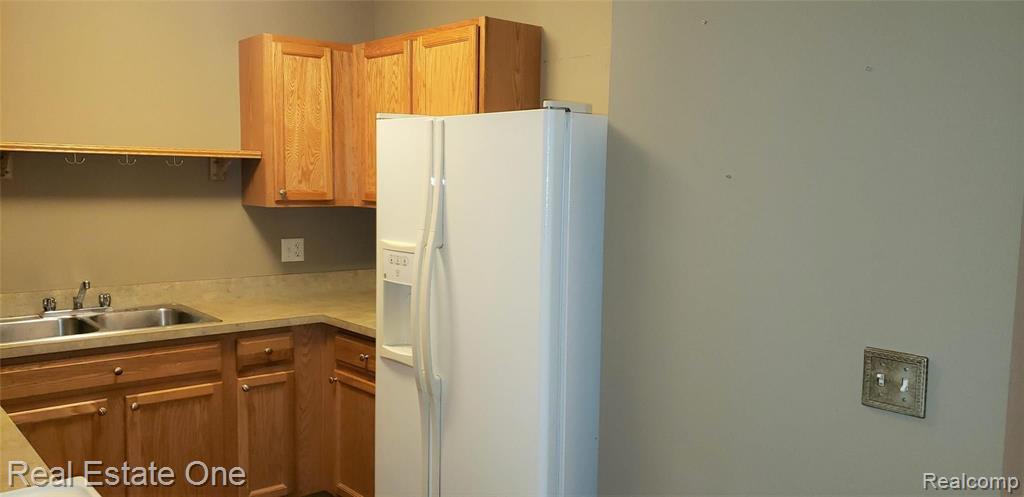 148 Saber Way, 6, Lake Orion, MI 48362 — Photo 8