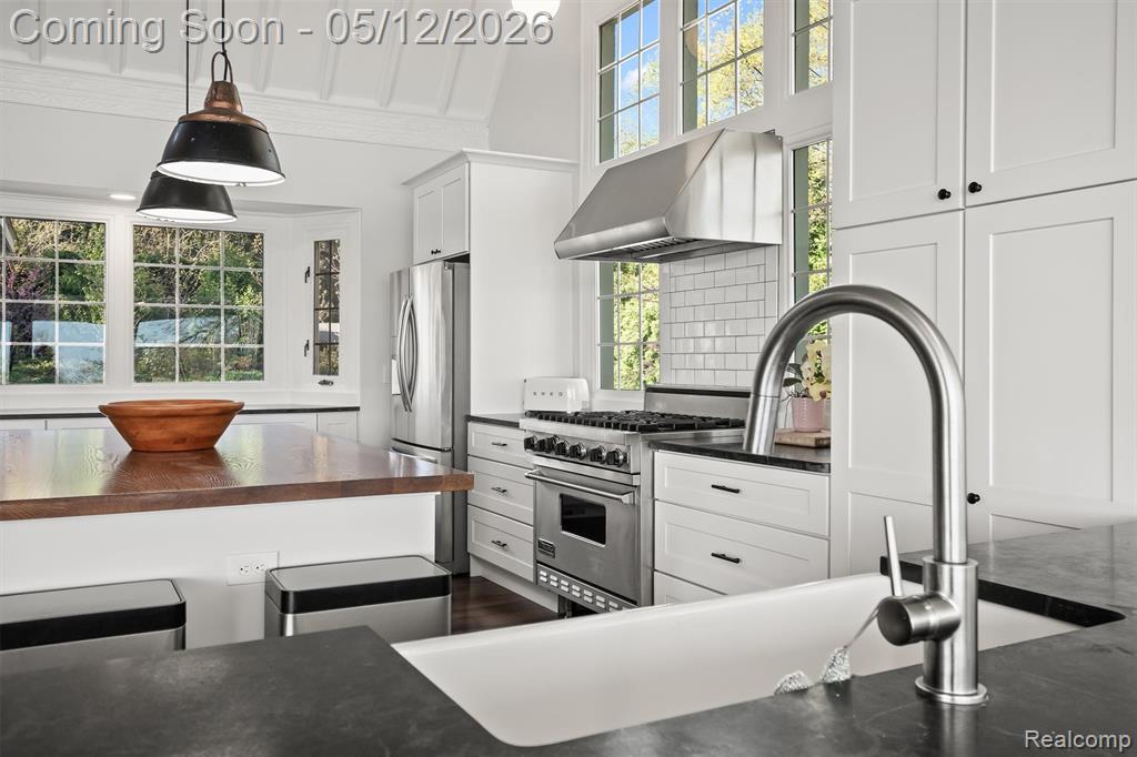 6390 Commerce Road, West Bloomfield, MI 48324 — Photo 11