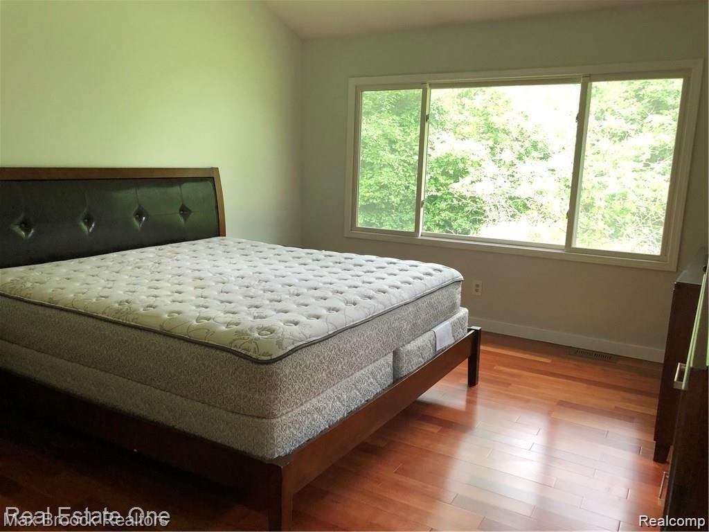 5273 SIMPSON LAKE Road, West Bloomfield, MI 48323 — Photo 17