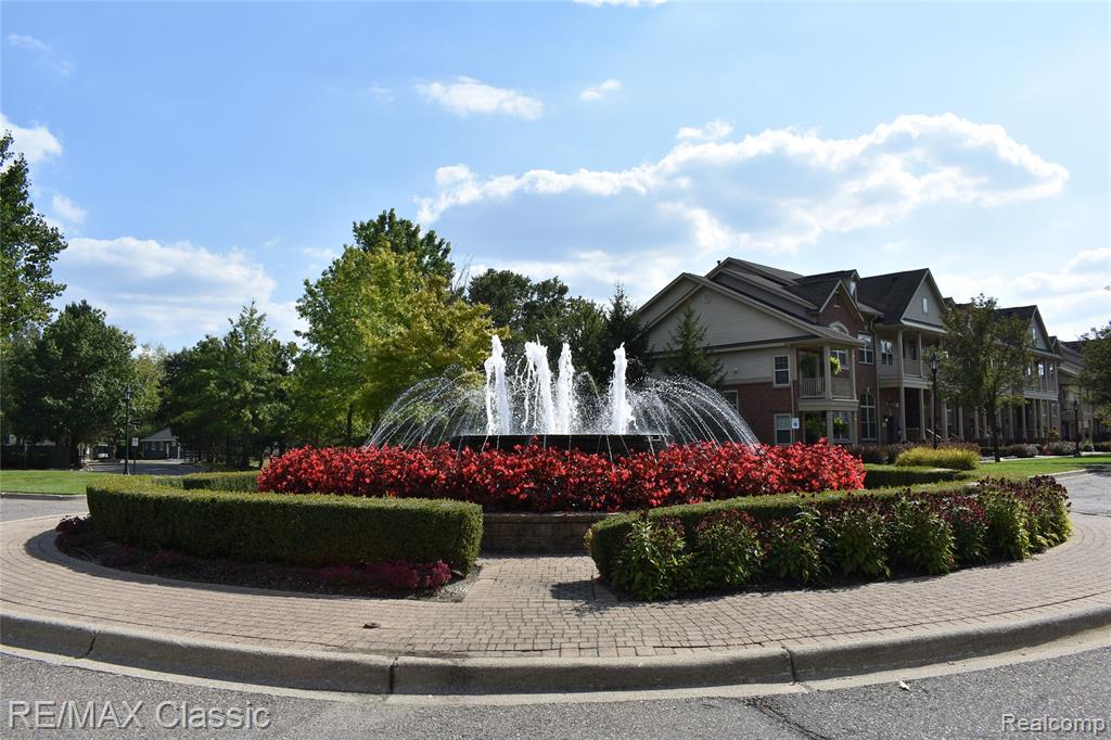 417 Old Pine Way Drive, Walled Lake, MI 48390 — Photo 34