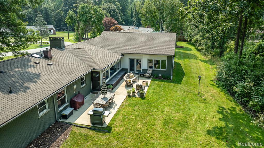 4990 Broomfield Lane, West Bloomfield, MI — Photo 60