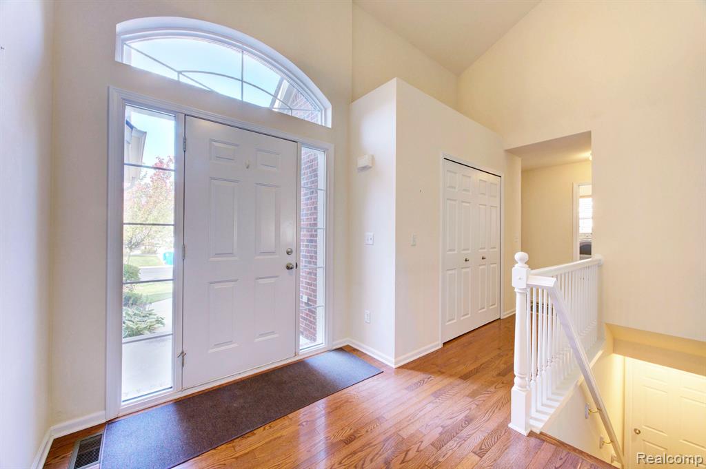 1146 ANDOVER Circle, Commerce Twp, MI 48390 — Photo 3