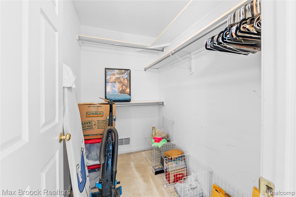 41450 Mission Lane, Novi, MI — Photo 18