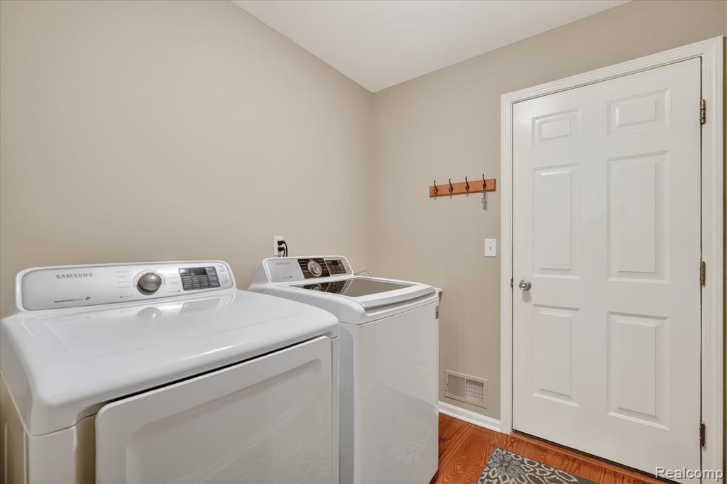 3954 Ravensfield Drive, Canton, MI 48188 — Photo 32