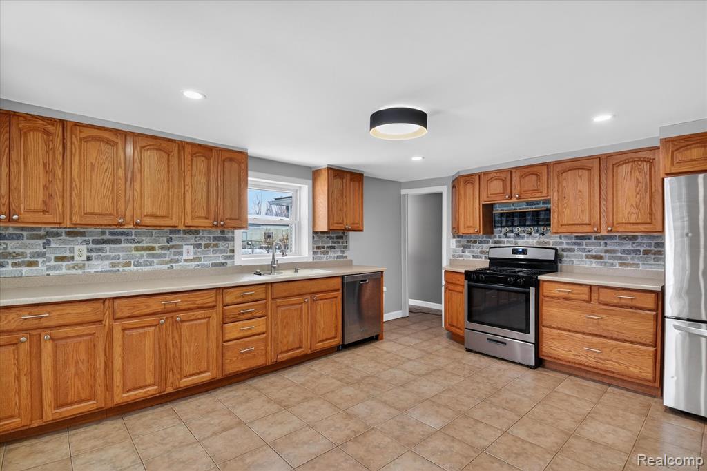 23650 Elwell Road, Belleville, MI 48111 — Photo 12