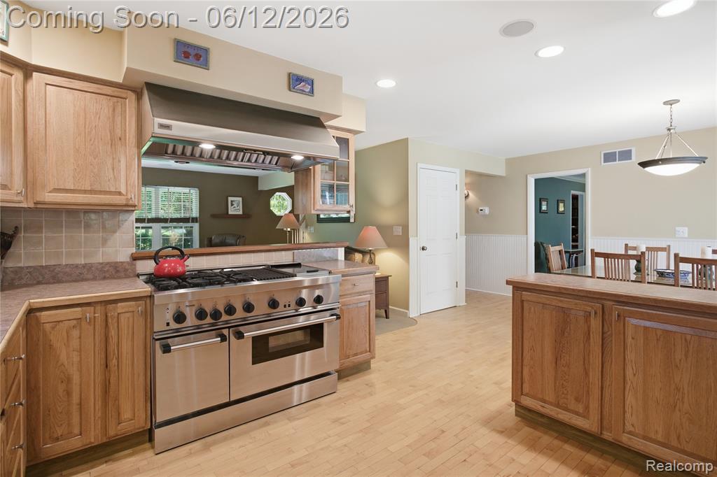 830 Hemingway Road, Lake Orion, MI 48362 — Photo 16