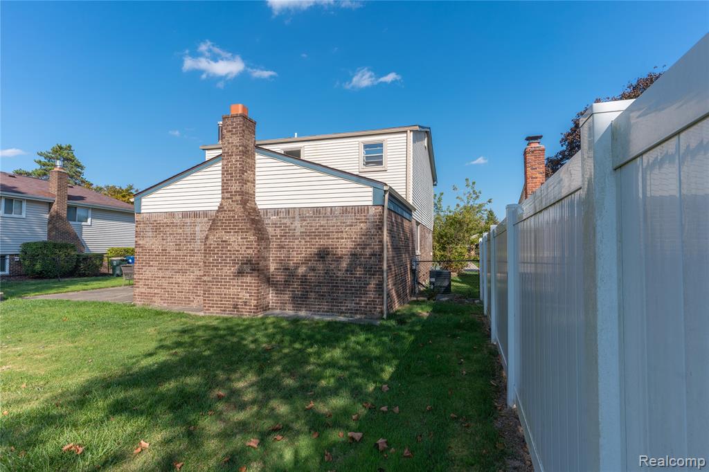 678 Kings Way, Canton, MI 48188 — Photo 33