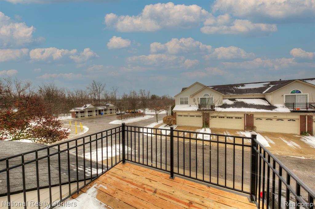 8201 ALEXA Drive, Walled Lake, MI 48390 — Photo 17
