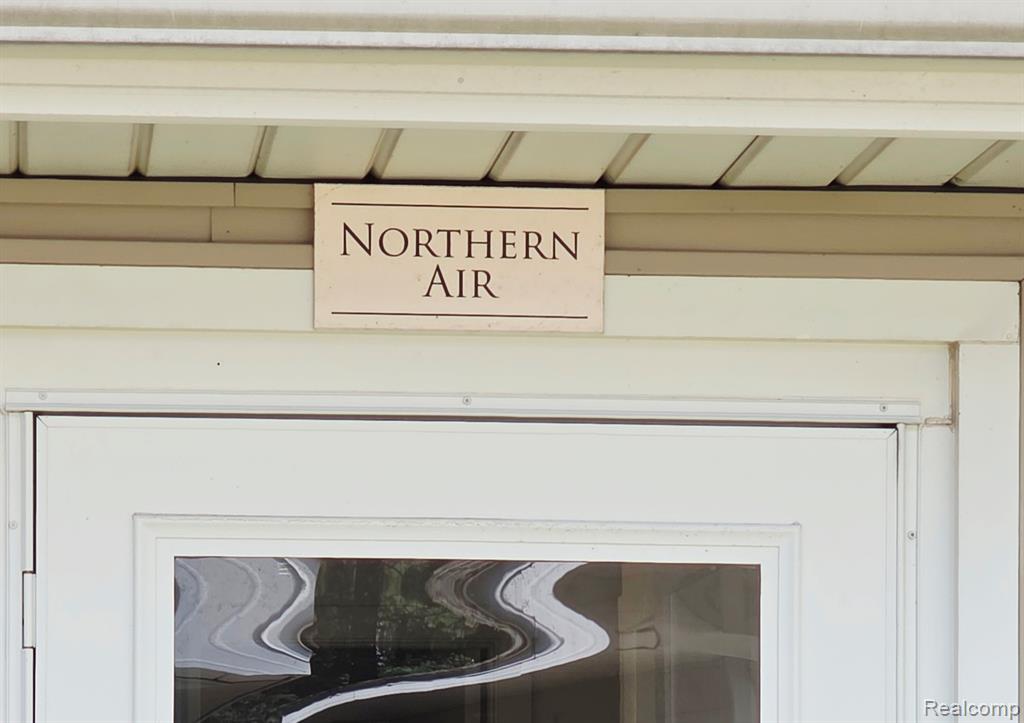 7562 N Us Highway 23 Highway N, Oscoda, MI 48750 — Photo 2