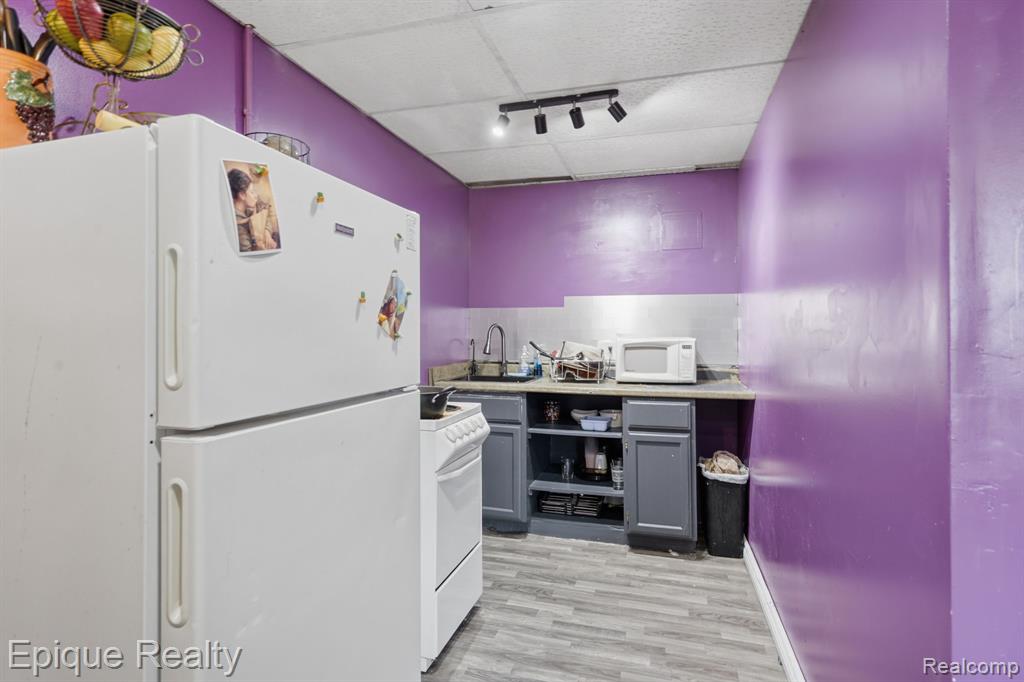 2706 Genes Drive, Auburn Hills, MI 48326 — Photo 13