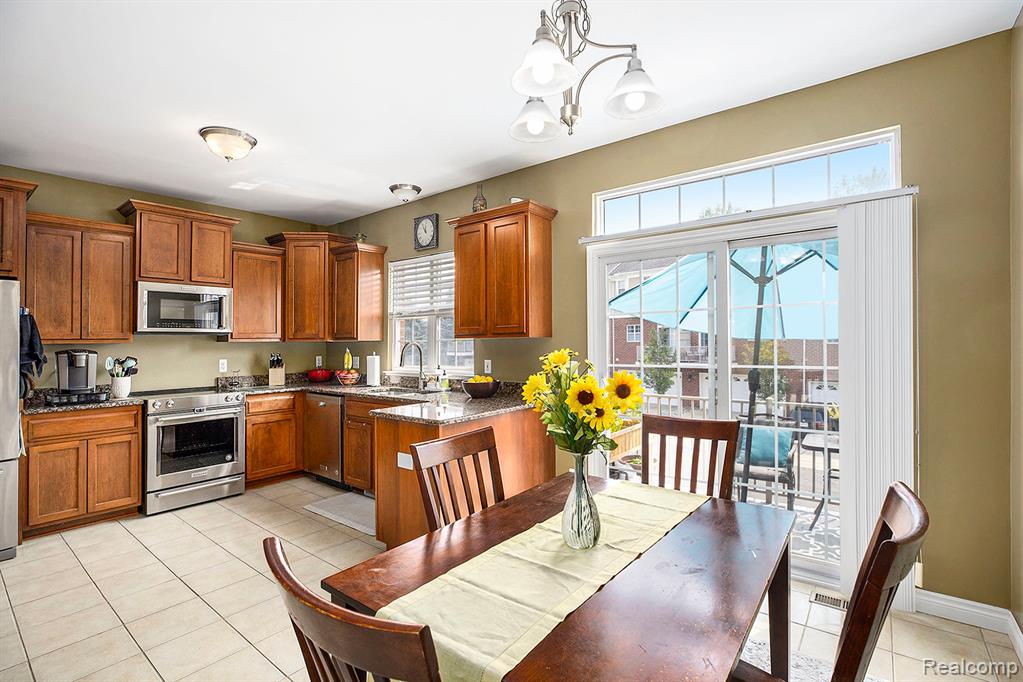 5975 Windemere Lane, Shelby Twp, MI 48316 — Photo 2