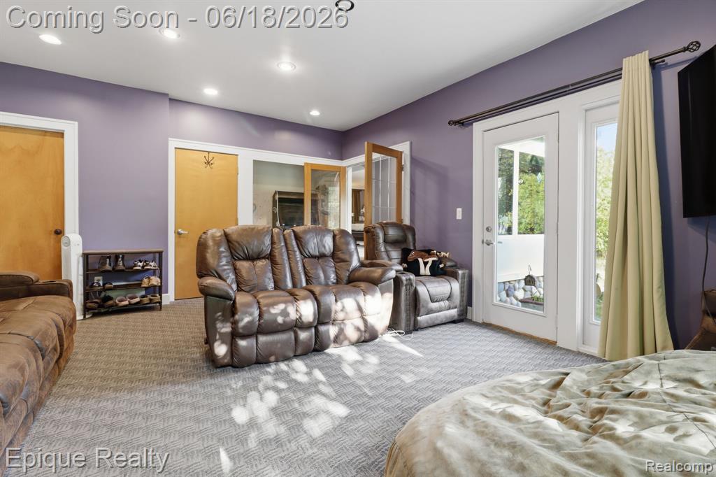 21085 Metroview Road, Farmington, MI 48335 — Photo 21