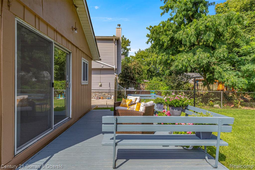 4900 Lakeview Avenue, West Bloomfield, MI 48324 — Photo 18
