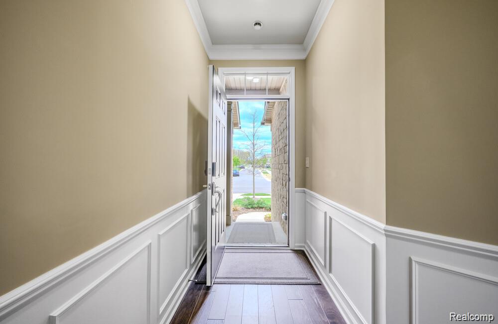 1674 Addison Circle, Walled Lake, MI 48390 — Photo 3