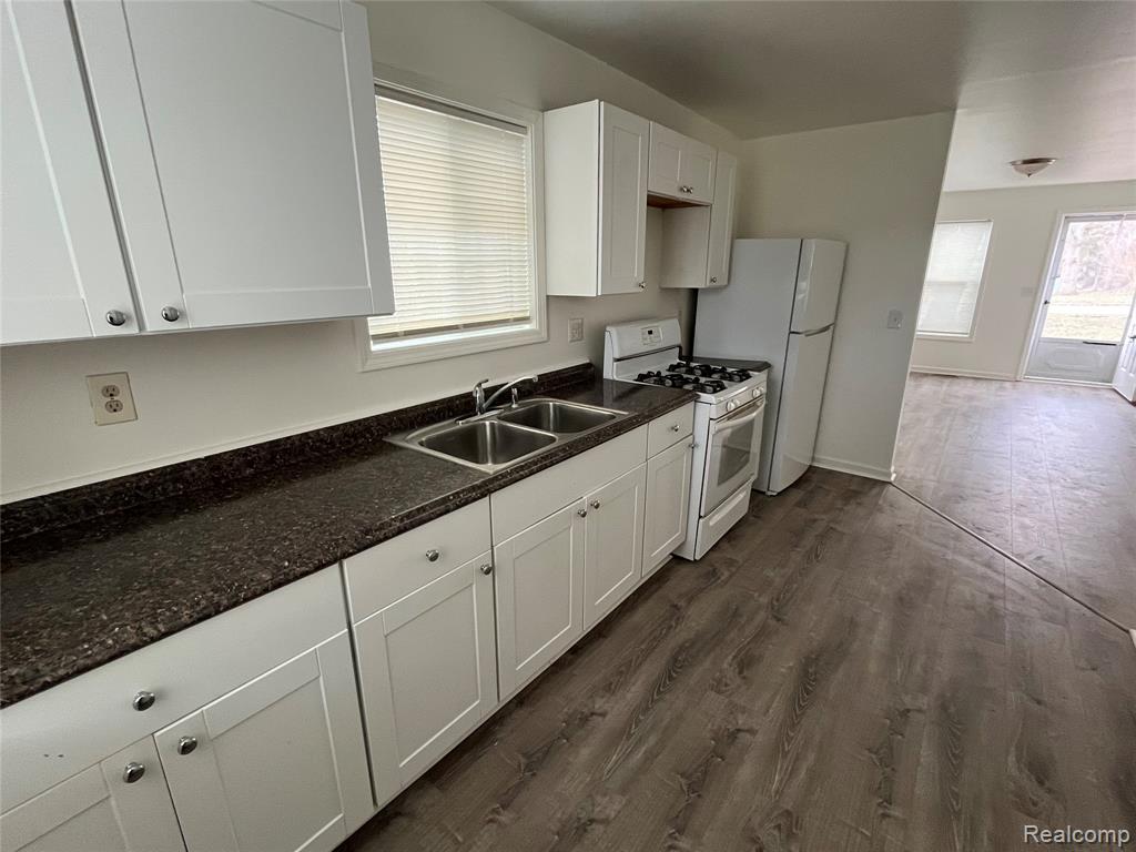 438 Kenilworth Avenue, Pontiac, MI 48342 — Photo 6