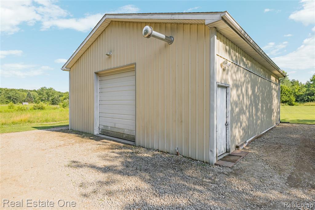 9210 Hickory Ridge Road, Holly, MI 48442 — Photo 10
