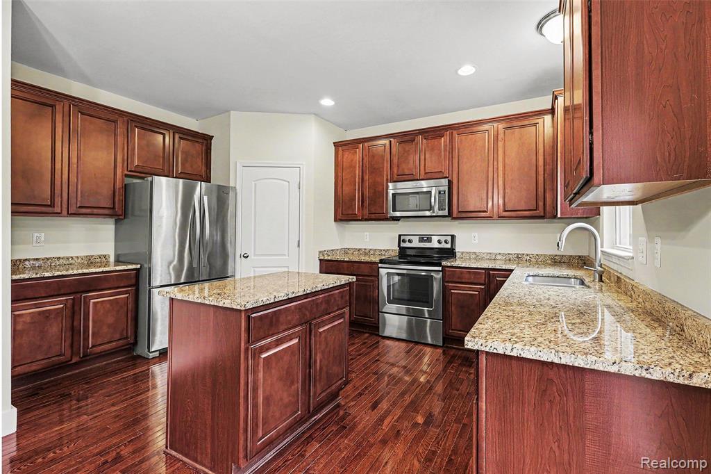 59684 Twin Pines Drive, New Hudson, MI 48165 — Photo 7