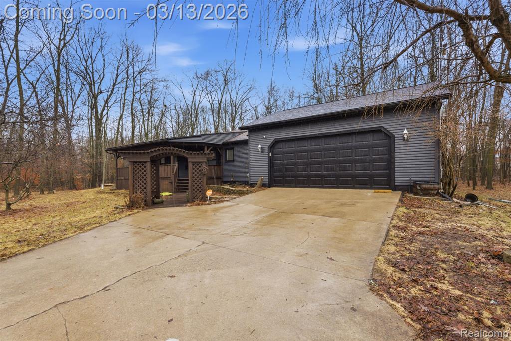 588 Norvell Beach Drive, Brooklyn, MI 49230 — Photo 2