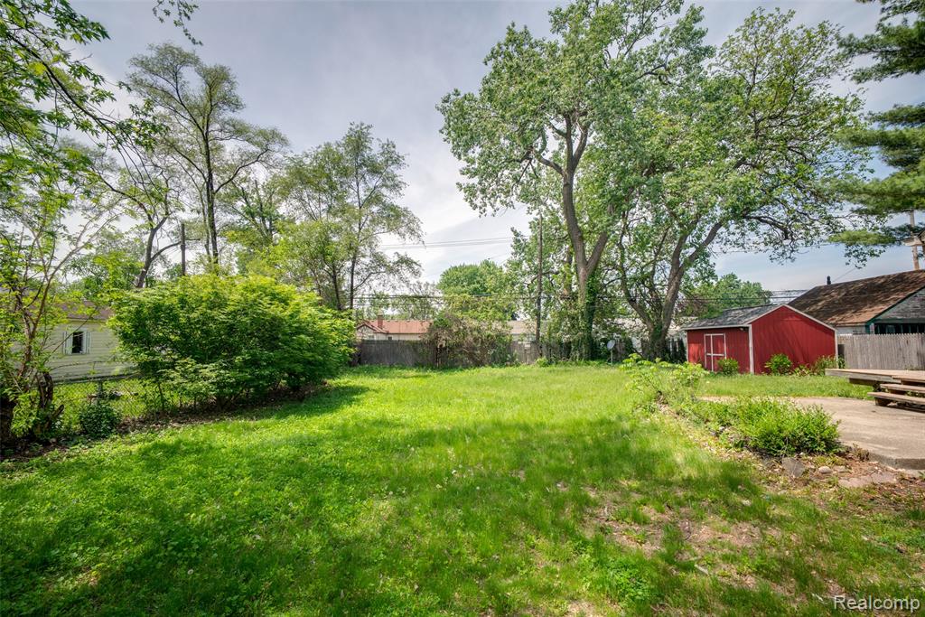 26059 Brush Street, Madison Heights, MI 48071 — Photo 37