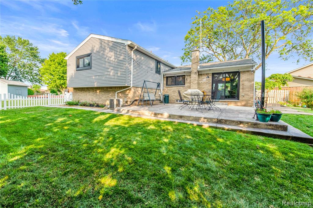 4826 Evans Court, Trenton, MI 48183 — Photo 29