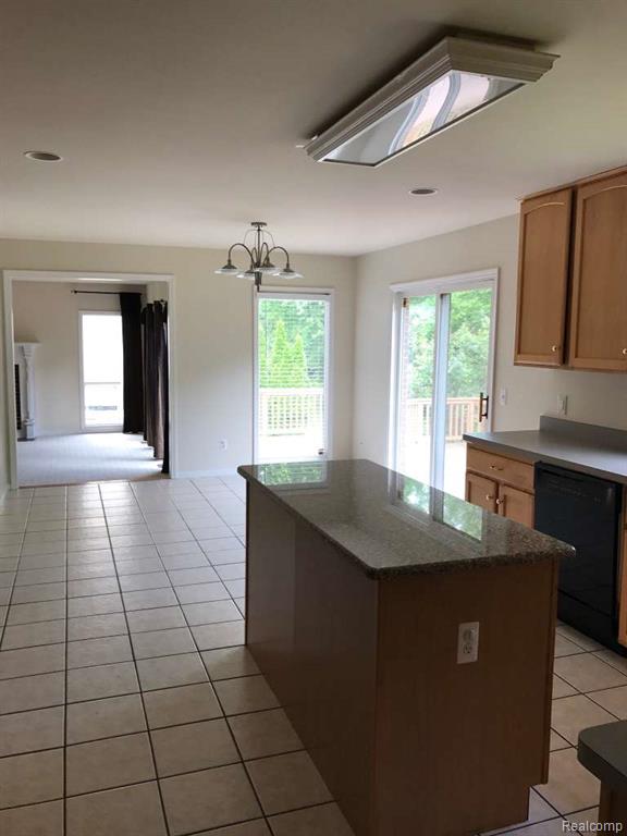 7782 Watford Drive, West Bloomfield, MI — Photo 10