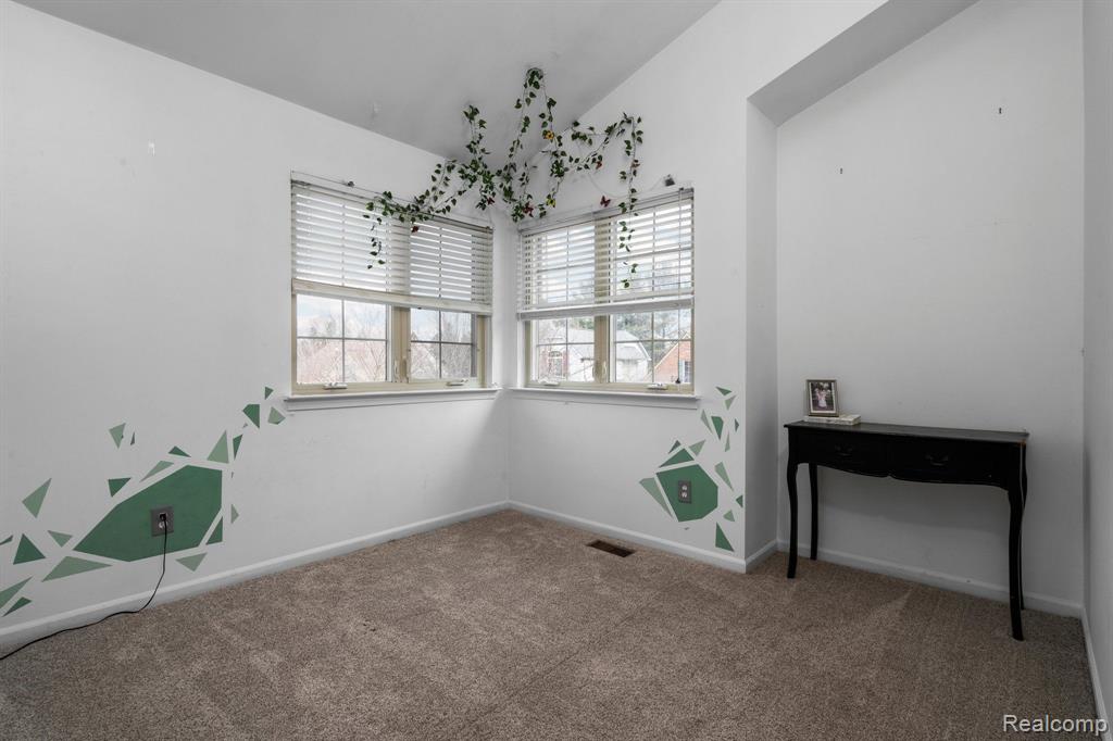 5617 VERSAILLES Avenue, Ann Arbor, MI 48103 — Photo 18