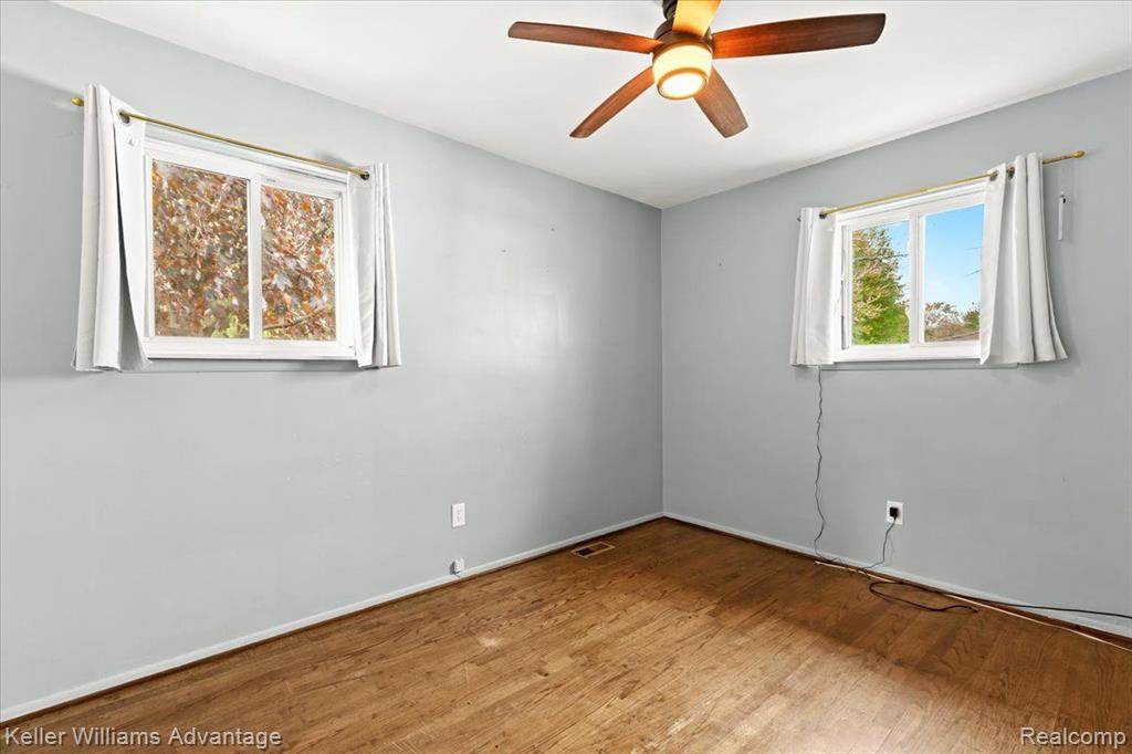 4050 MAYFAIR Street, Dearborn Heights, MI 48125 — Photo 20