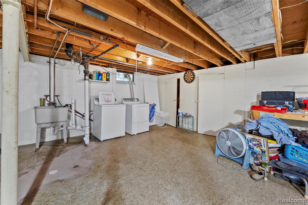 42 Gladwin Avenue, Clawson, MI — Photo 17