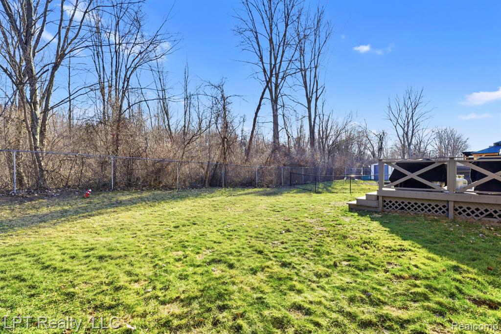 24595 Jason Drive, Brownstown, MI 48134 — Photo 20