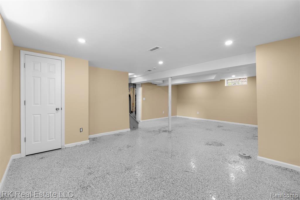 23290 Rosalind Avenue, Eastpointe, MI 48021 — Photo 22