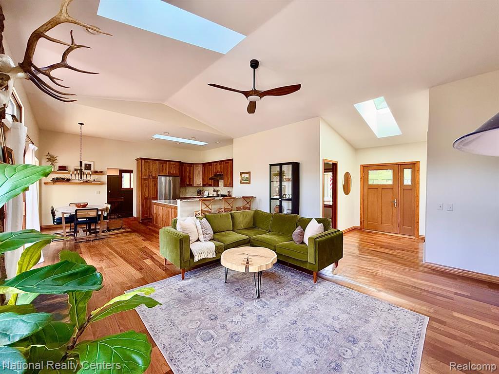 4049 PINESTEAD Drive, Commerce Twp, MI 48390 — Photo 14