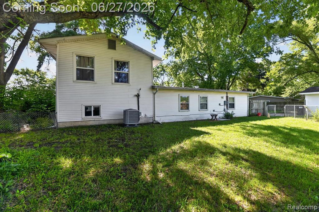 6260 Beth, Brighton, MI 48116 — Photo 37