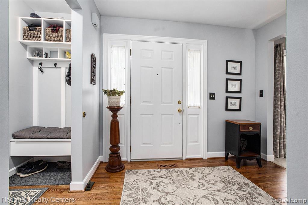 8979 Woodberry Road Road, Plymouth, MI 48170 — Photo 5