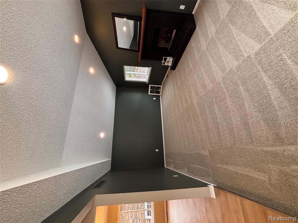 8821 Knolson Avenue, Livonia, MI 48150 — Photo 18