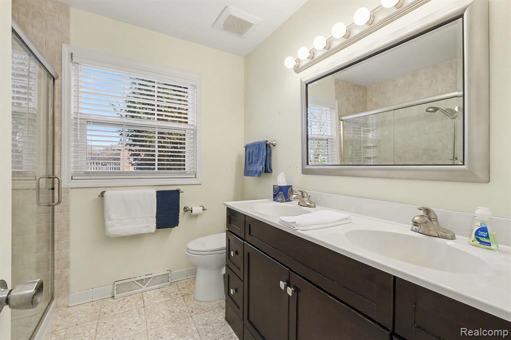 5113 Candlewood Drive, Grand Blanc, MI 48439 — Photo 20