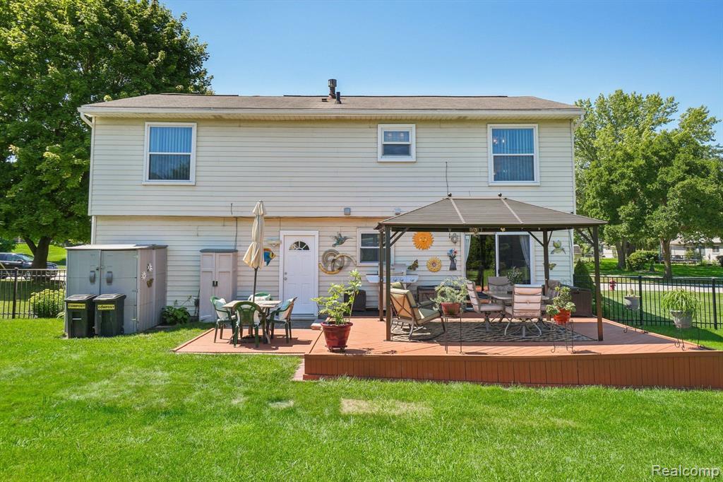 23244 CRANBROOKE Drive, Novi, MI — Photo 31